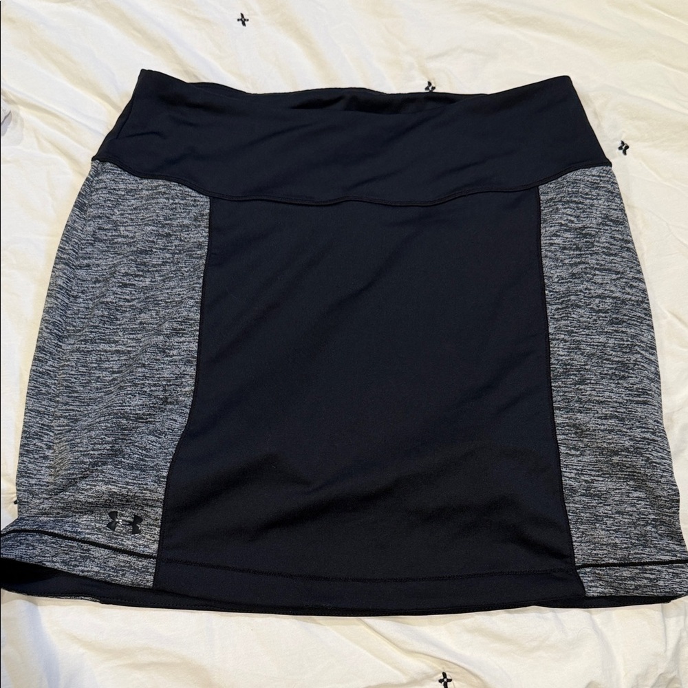 Under Armour Women's Black and Gray Mini Skirt